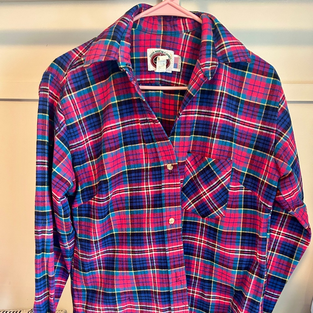 High end flannel, made out of Vermont. Beautiful color and quality.